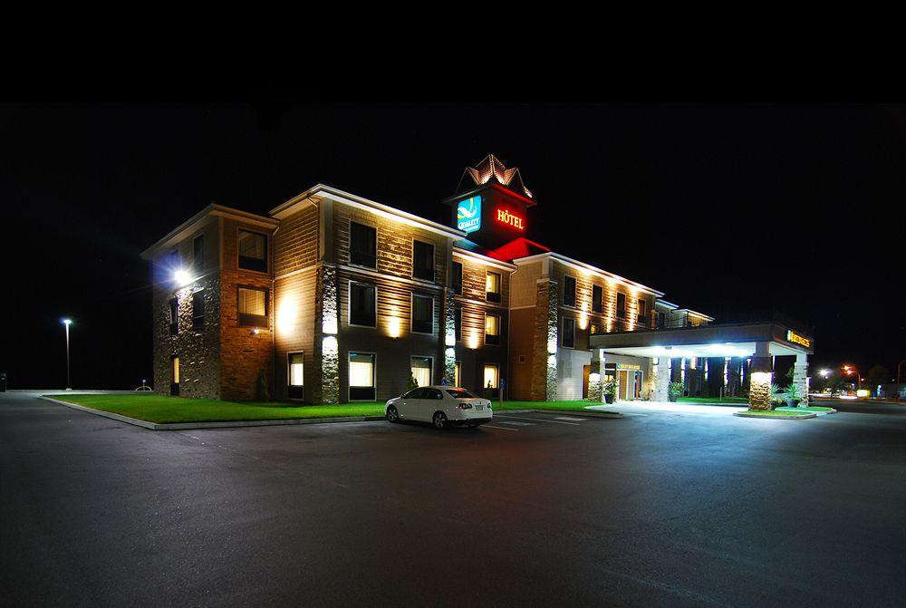 Quality Inn & Suites Val-d'Or Exteriér fotografie