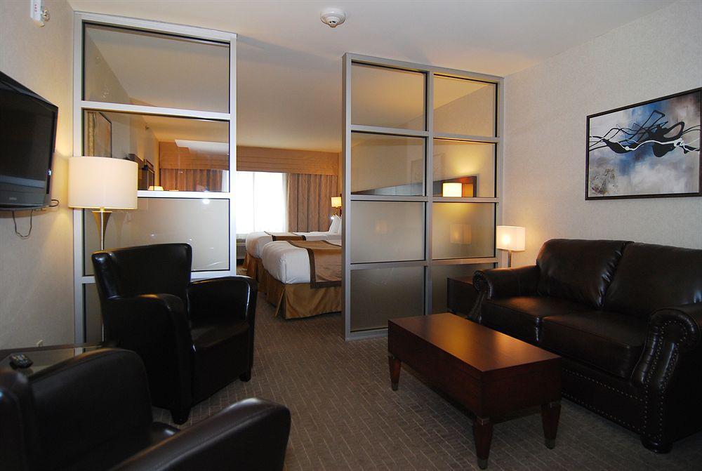 Quality Inn & Suites Val-d'Or Pokoj fotografie