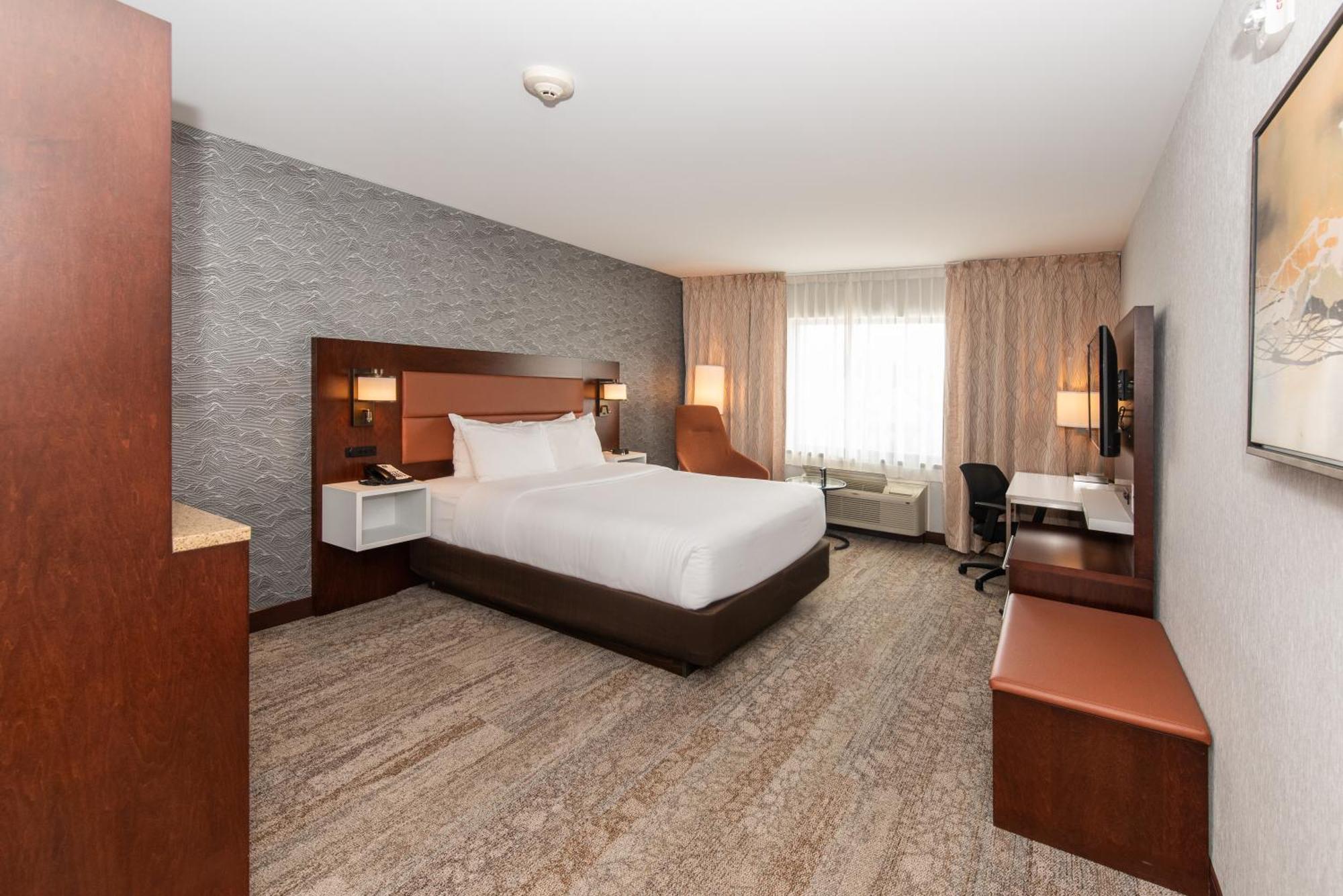 Quality Inn & Suites Val-d'Or Exteriér fotografie