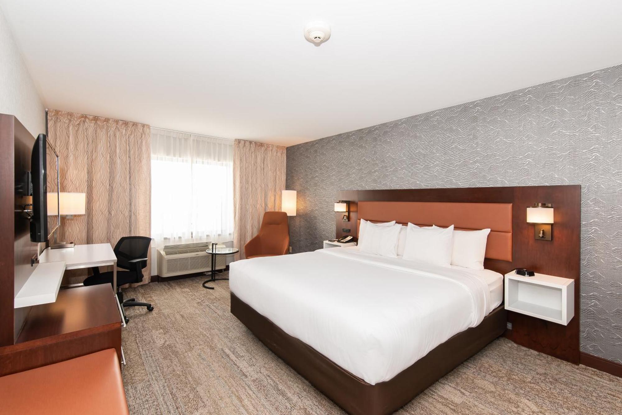 Quality Inn & Suites Val-d'Or Exteriér fotografie