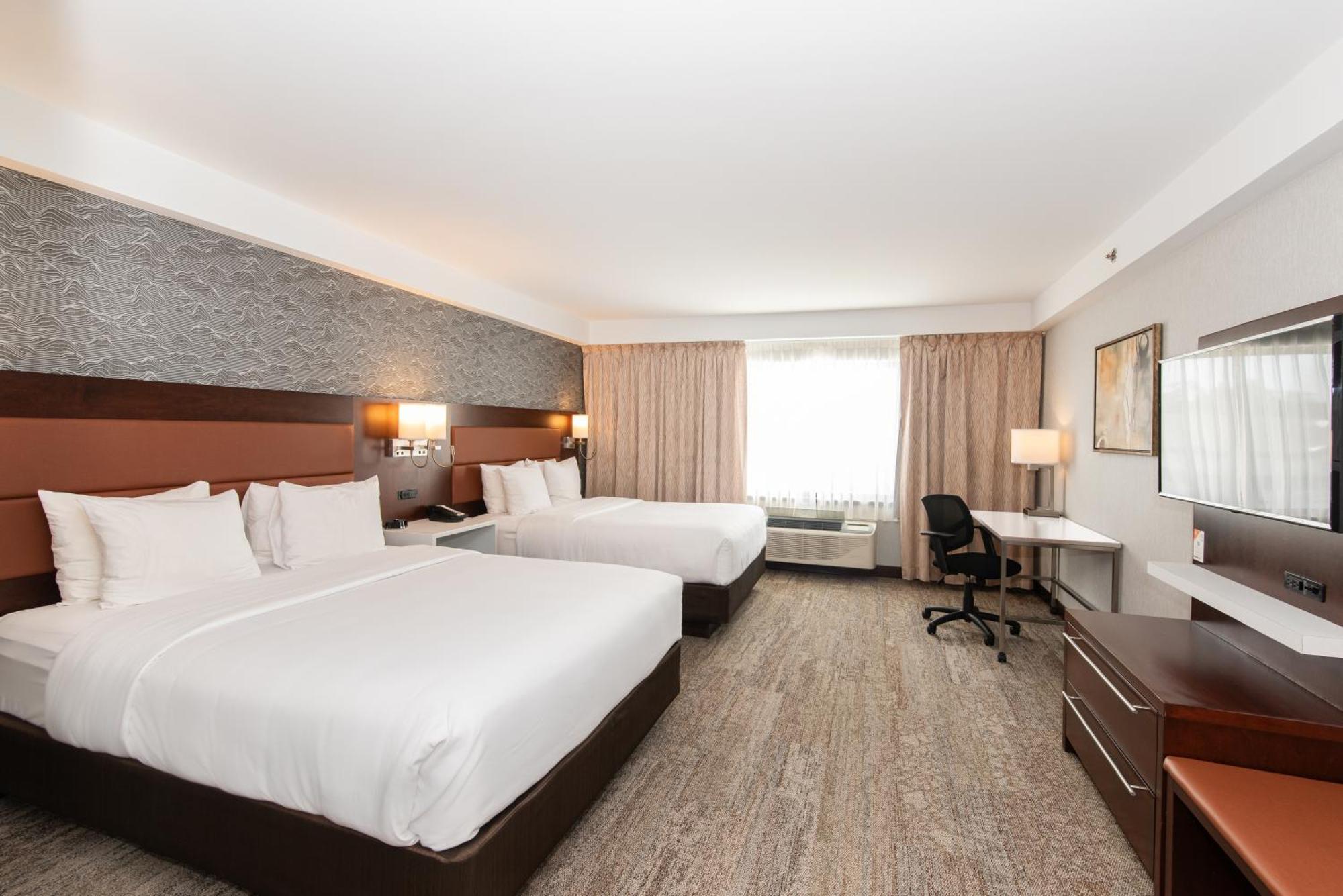 Quality Inn & Suites Val-d'Or Exteriér fotografie