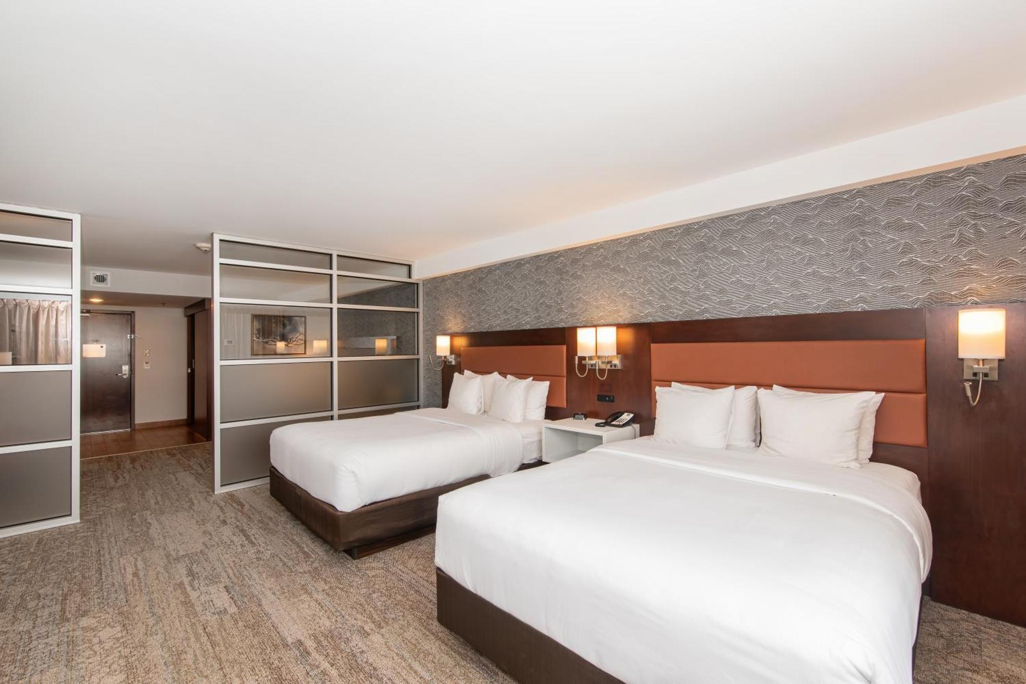 Quality Inn & Suites Val-d'Or Exteriér fotografie